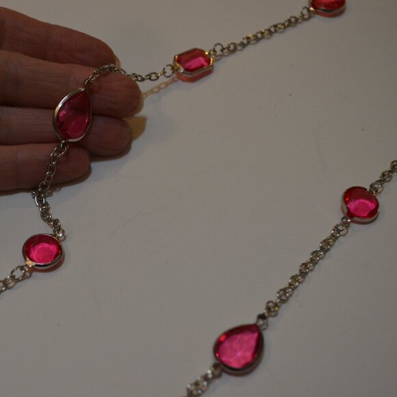 PAPARAZZI (R) Necklace Long Chain vary Shapes Pendants/Charms Silver Pink ~25' - Picture 6 of 8